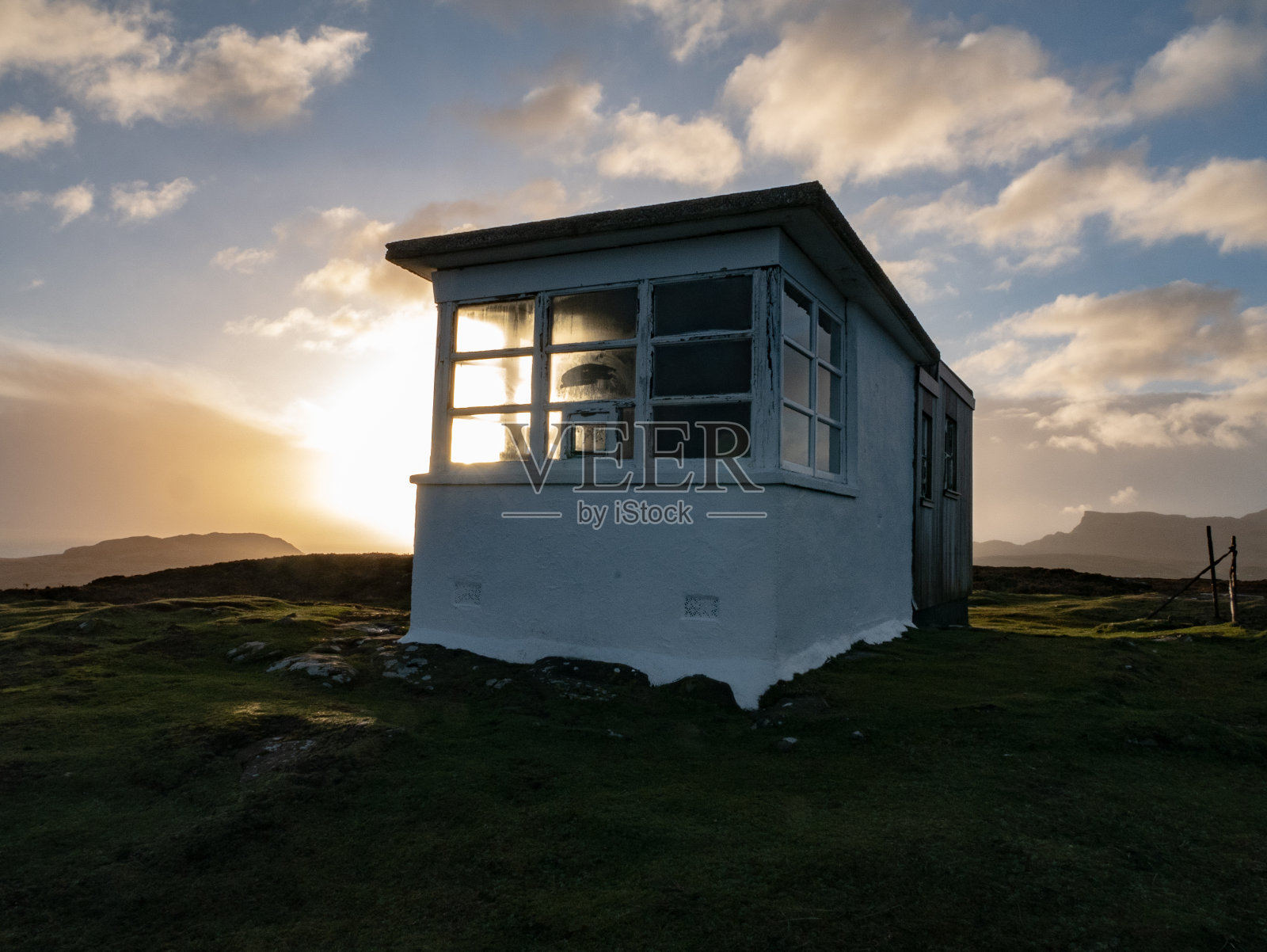 瞭望亭的日出照片摄影图片