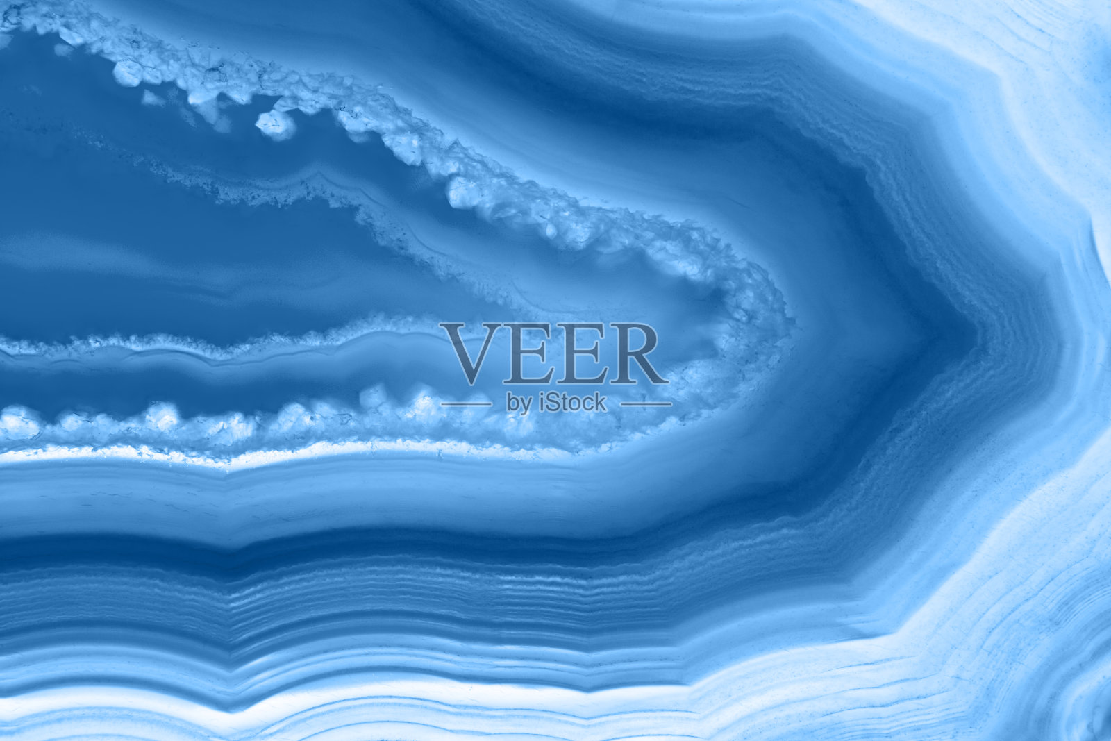 经典蓝色玛瑙片条纹矿物抽象背景，2020年颜色照片摄影图片