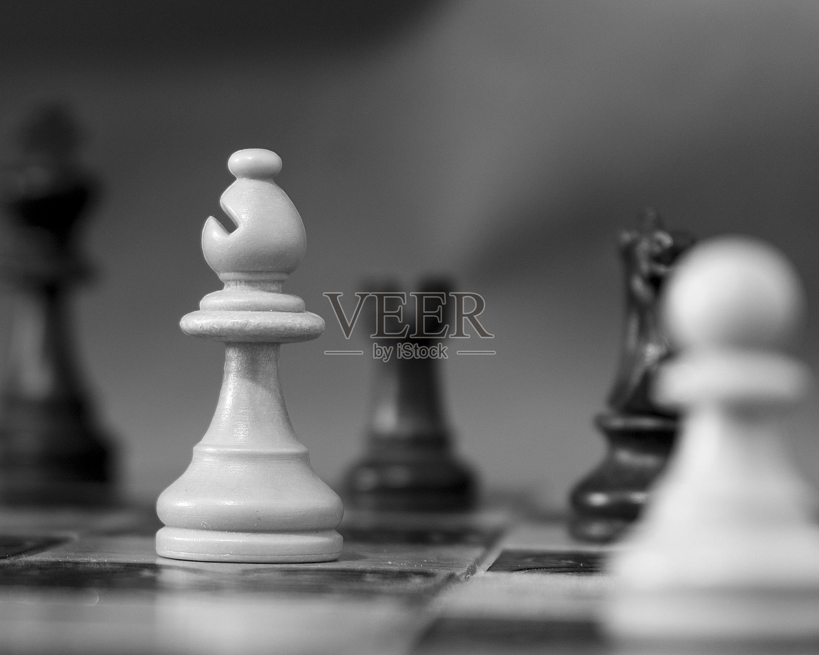 在棋盘上拍摄的象棋照片摄影图片