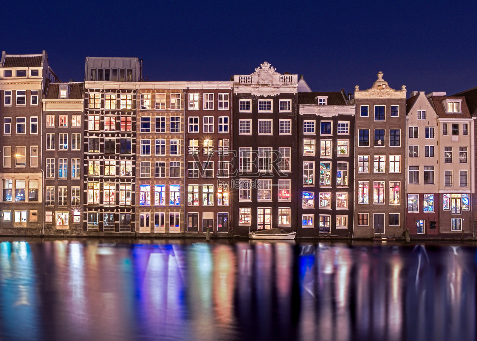 荷兰阿姆斯特丹运河位于荷兰阿姆斯特丹市的历史中心照片摄影图片