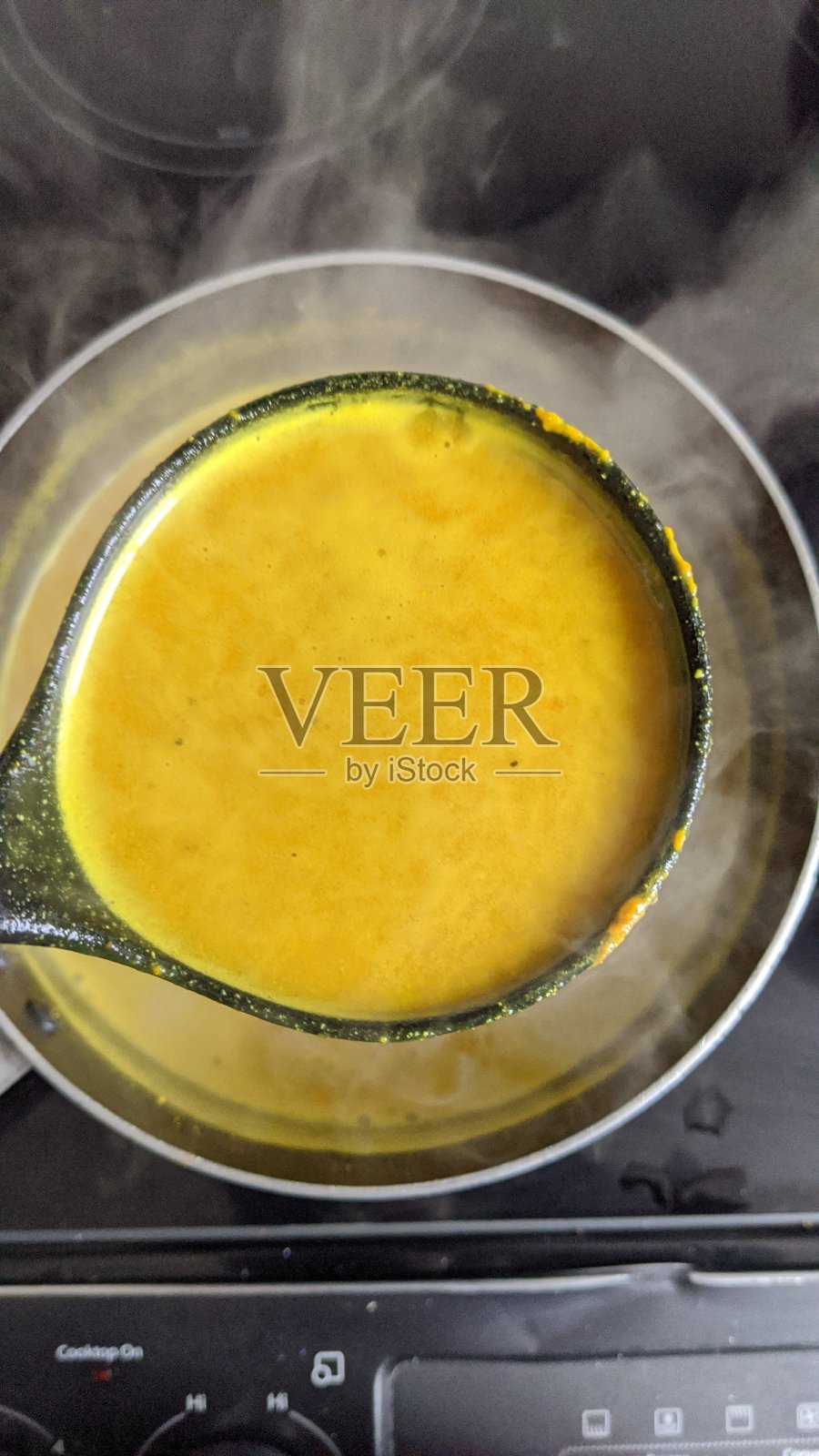 黄金姜黄拿铁咖啡照片摄影图片