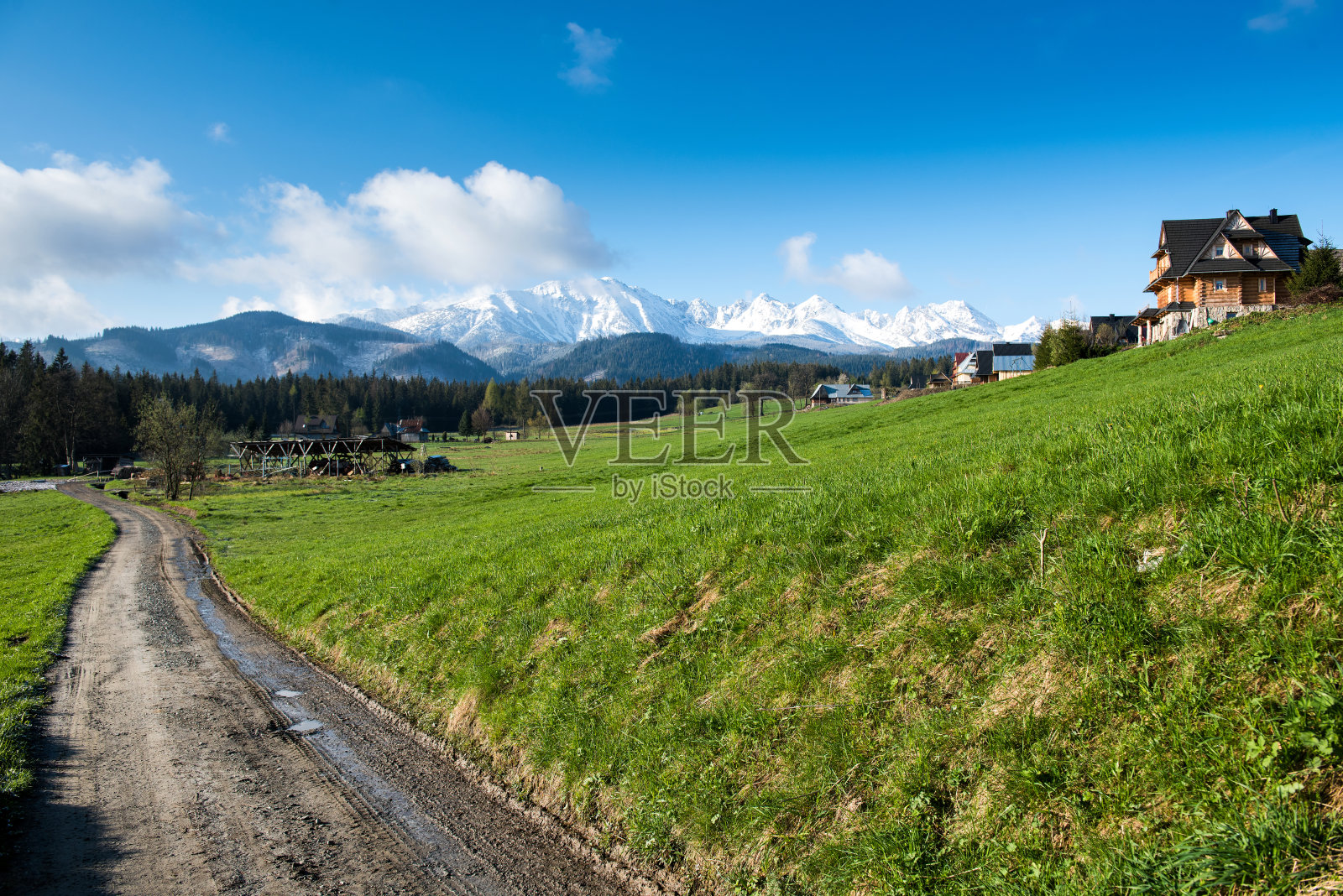 典型的泰特拉山谷小屋。当地旅游的概念。波兰,Tatra照片摄影图片