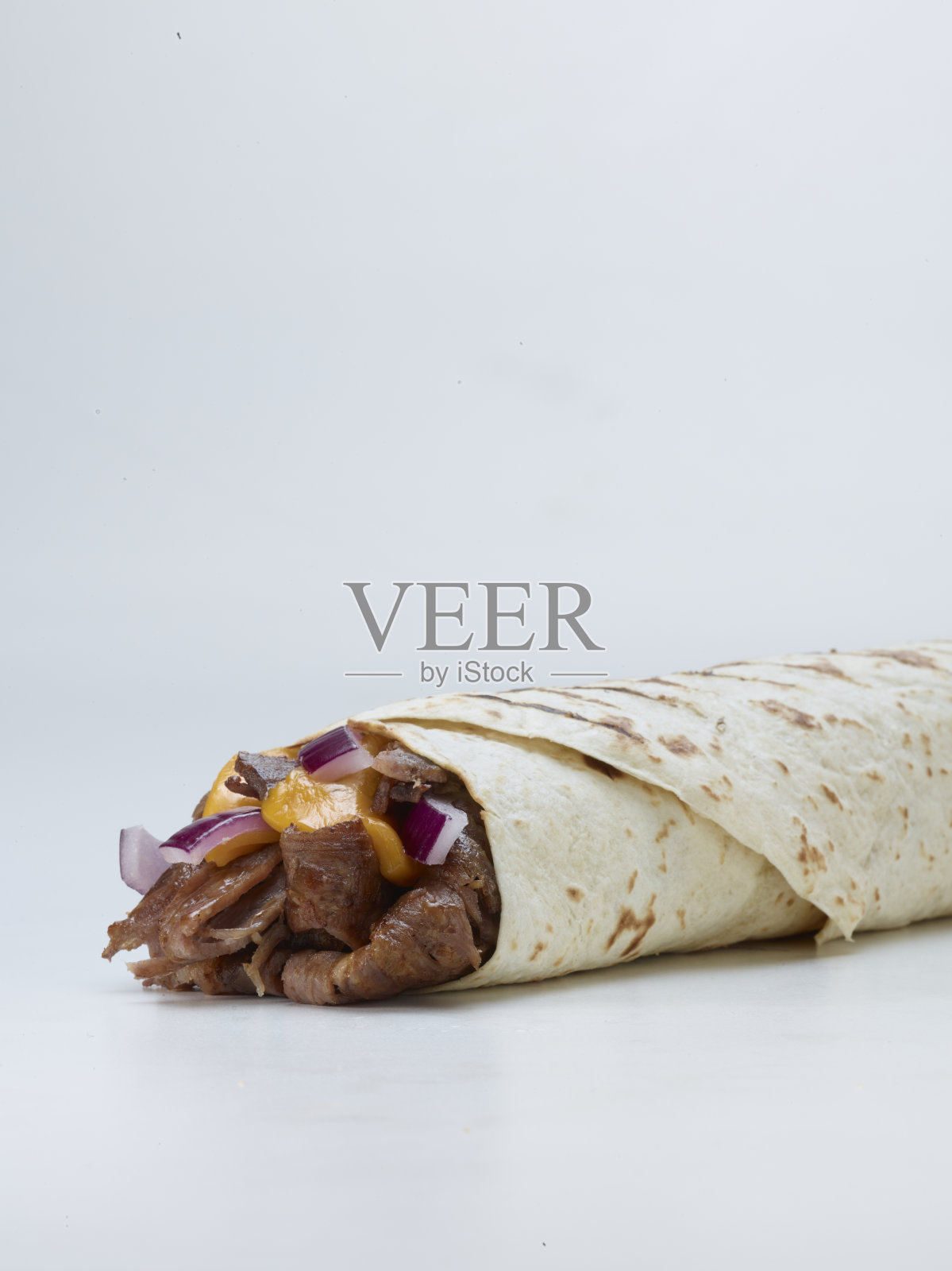 用牛肉和猪肉蔬菜包裹照片摄影图片