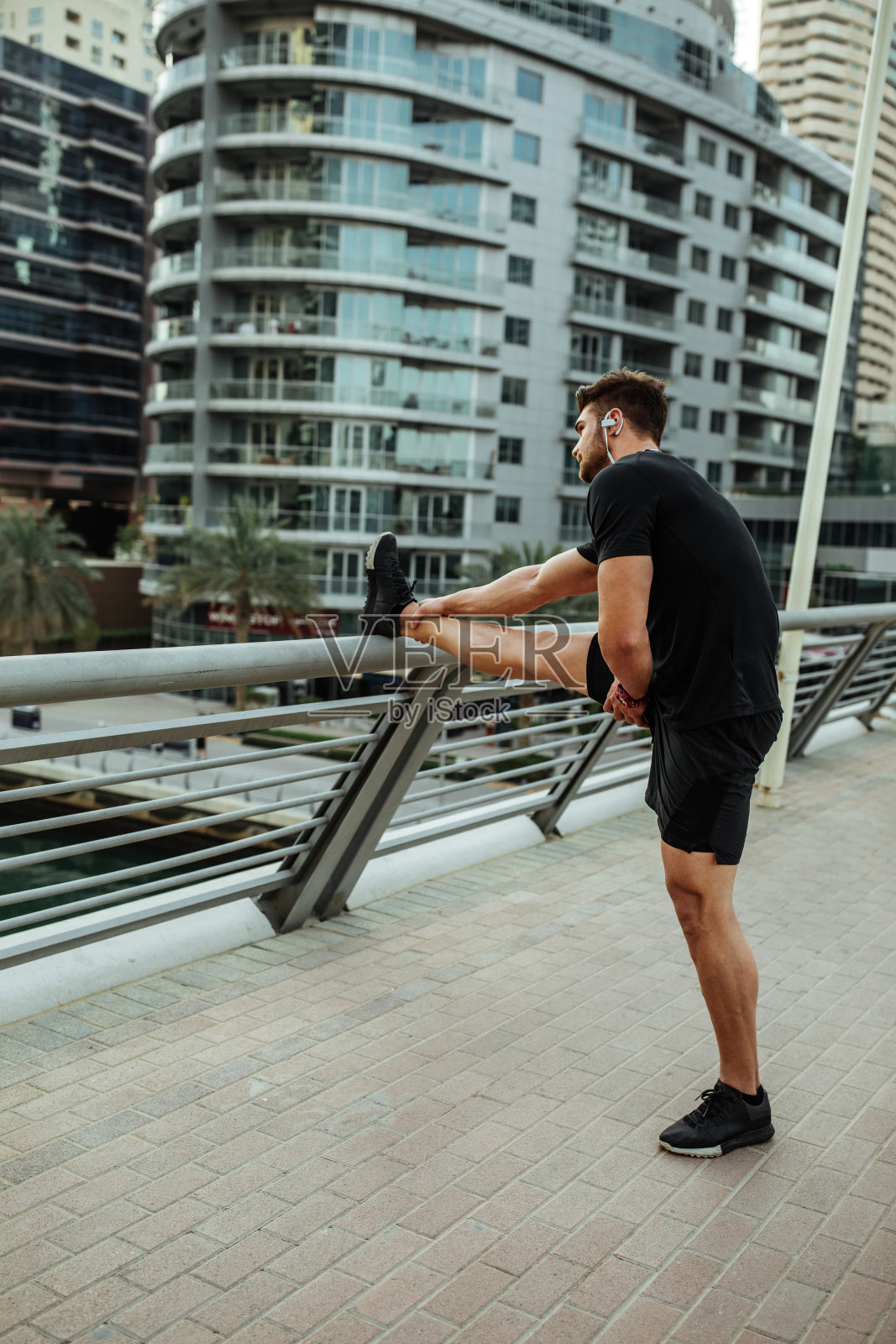 在城市中寻找灵感照片摄影图片