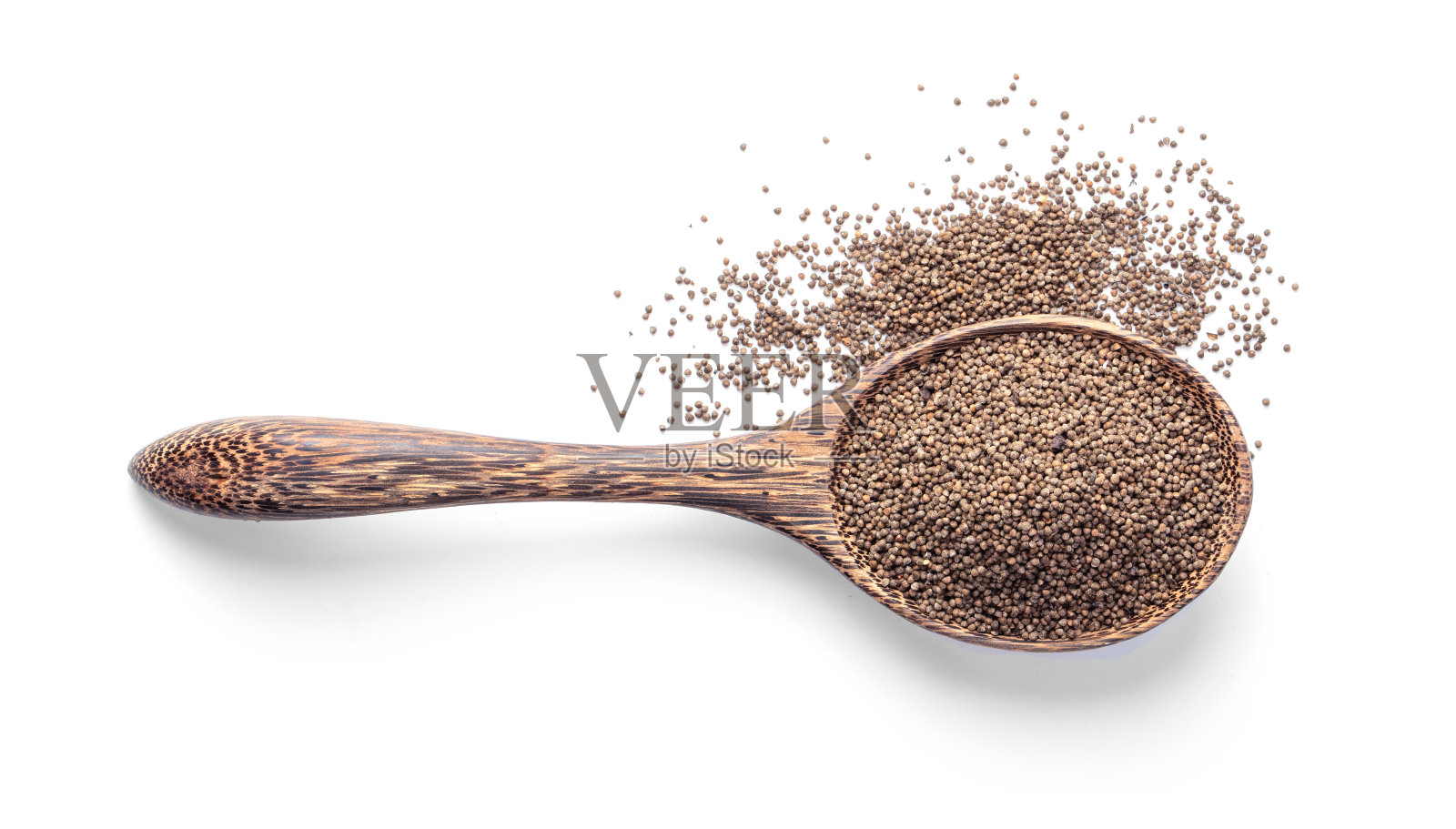 紫苏种子在木勺上孤立在白色背景上。俯视图照片摄影图片