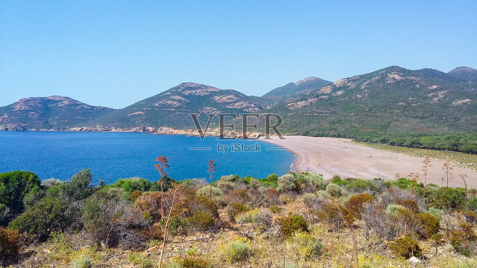 上科斯海岸线，科西嘉岛卡尔维附近的海滩照片摄影图片