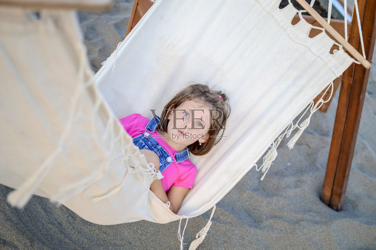 家人的爱。海滩照片摄影图片