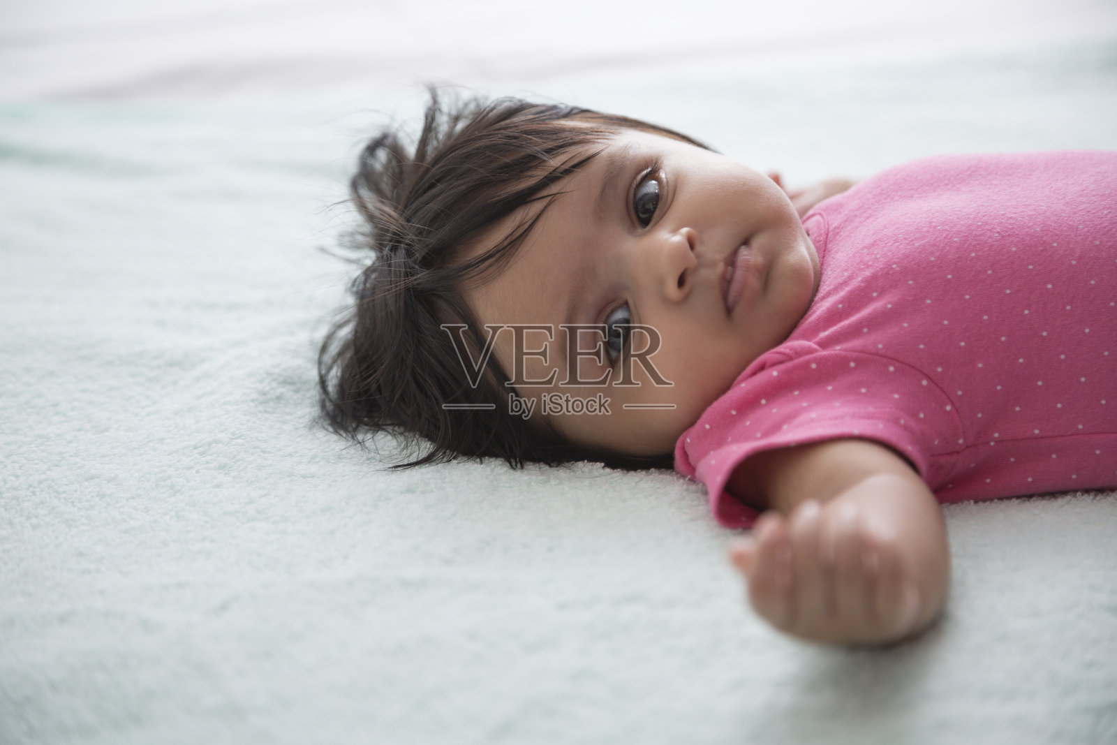 新生女婴-库存图像照片摄影图片