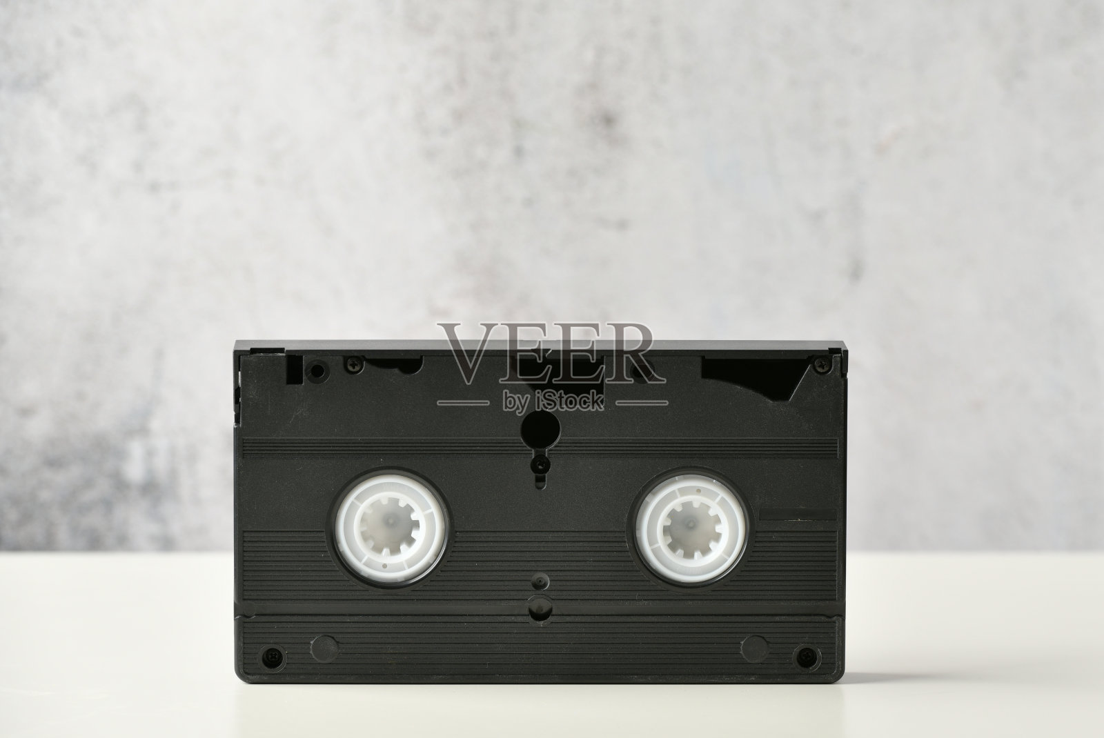 录像带。80年代的媒体流行文化。在灯光背景上录像。从以上观点。非常古老的录像带照片摄影图片