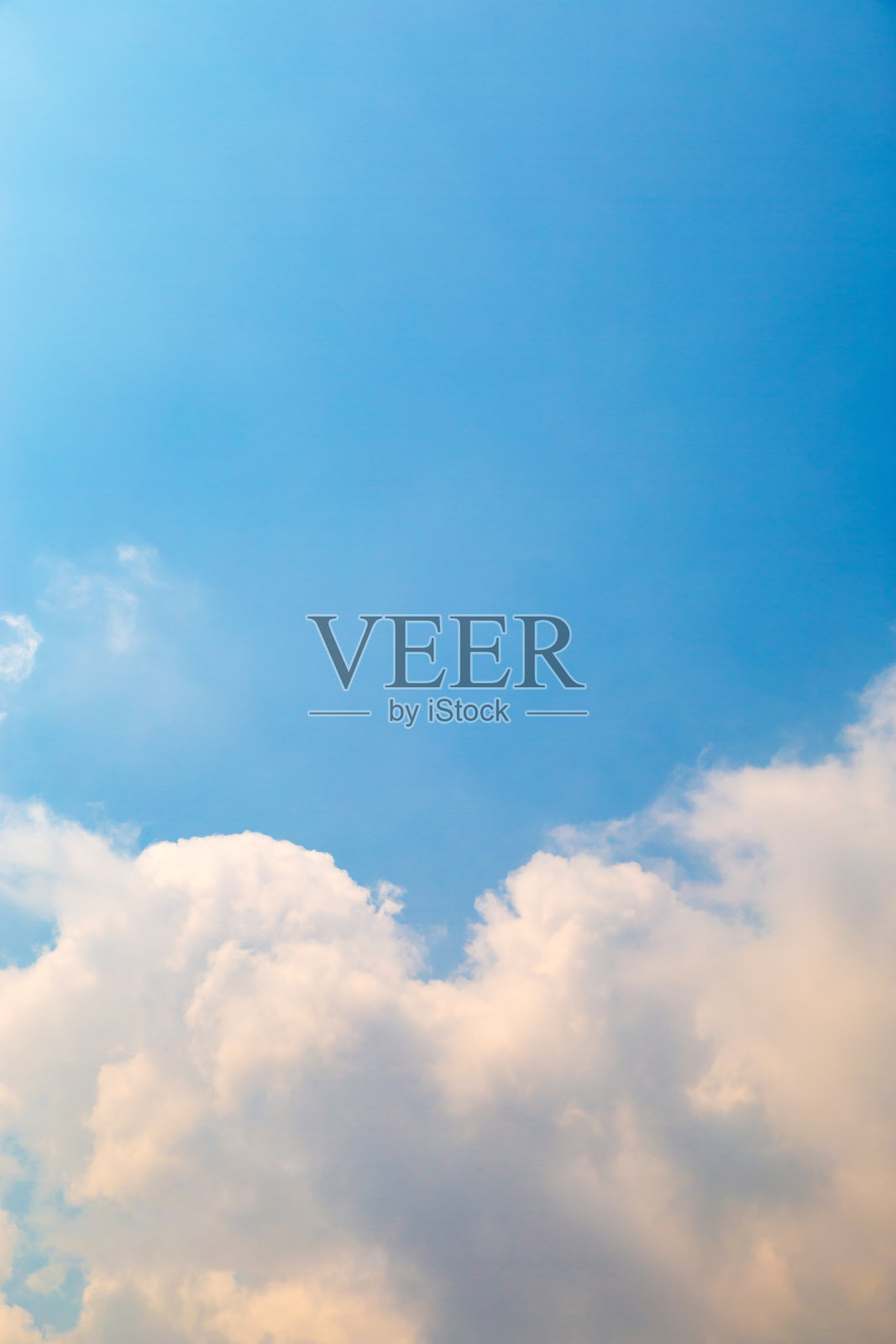 晴空万里，蓝天白云。照片摄影图片