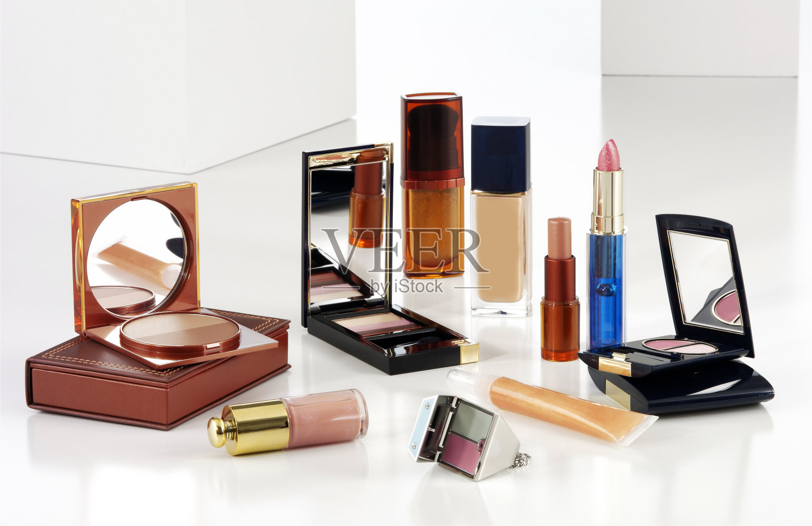 化妆工具包照片摄影图片