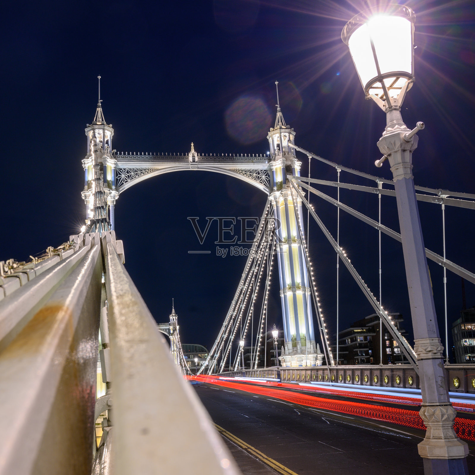 阿尔伯特桥周围的交通太拥挤了照片摄影图片