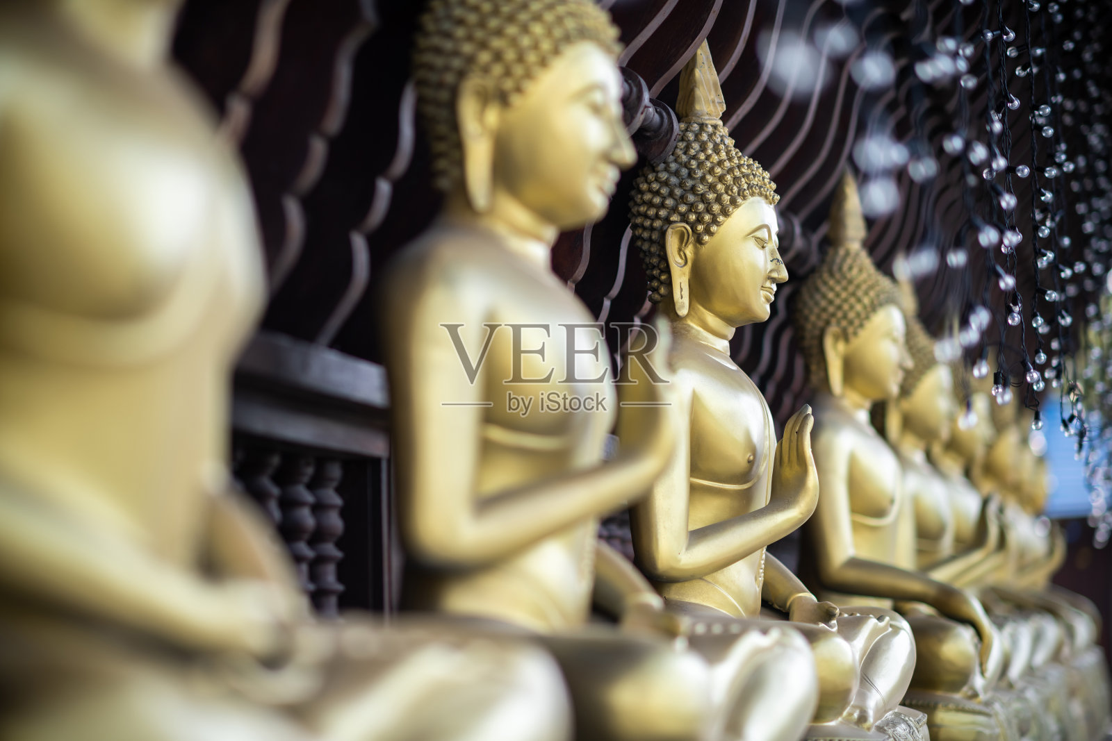 斯里兰卡科伦坡的Gangaramaya Seema Malaka寺庙。照片摄影图片