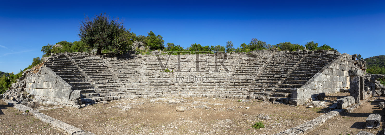菲特耶附近的皮纳拉古利西亚城照片摄影图片