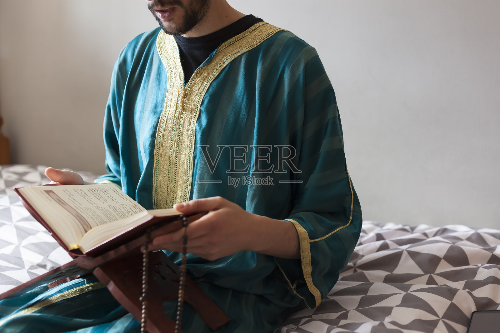 穆斯林人的信仰仍然是背景。照片摄影图片