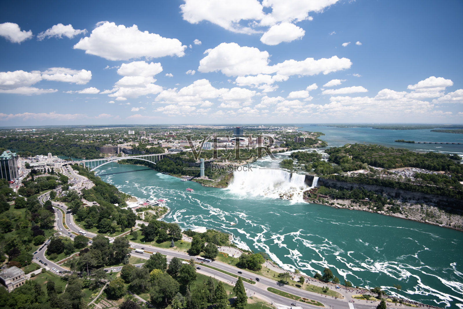 尼亚加拉大瀑布鸟瞰图。照片摄影图片