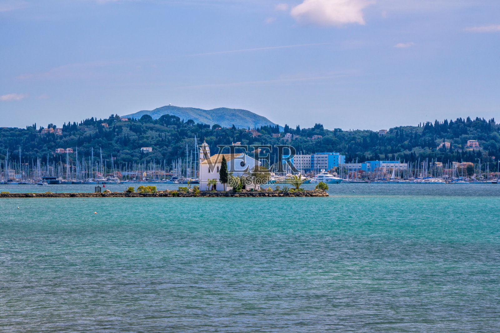 美丽的古维亚湾，古老的帕潘提教堂照片摄影图片