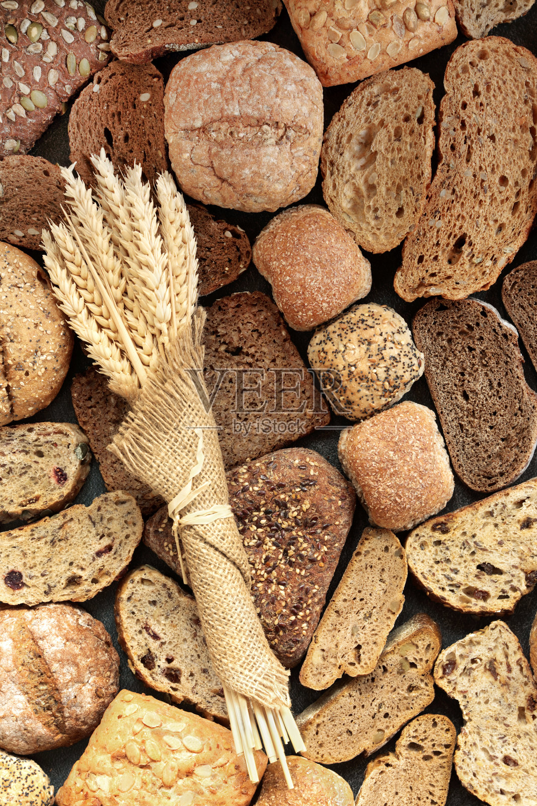 高纤维面包，面包和面包卷照片摄影图片