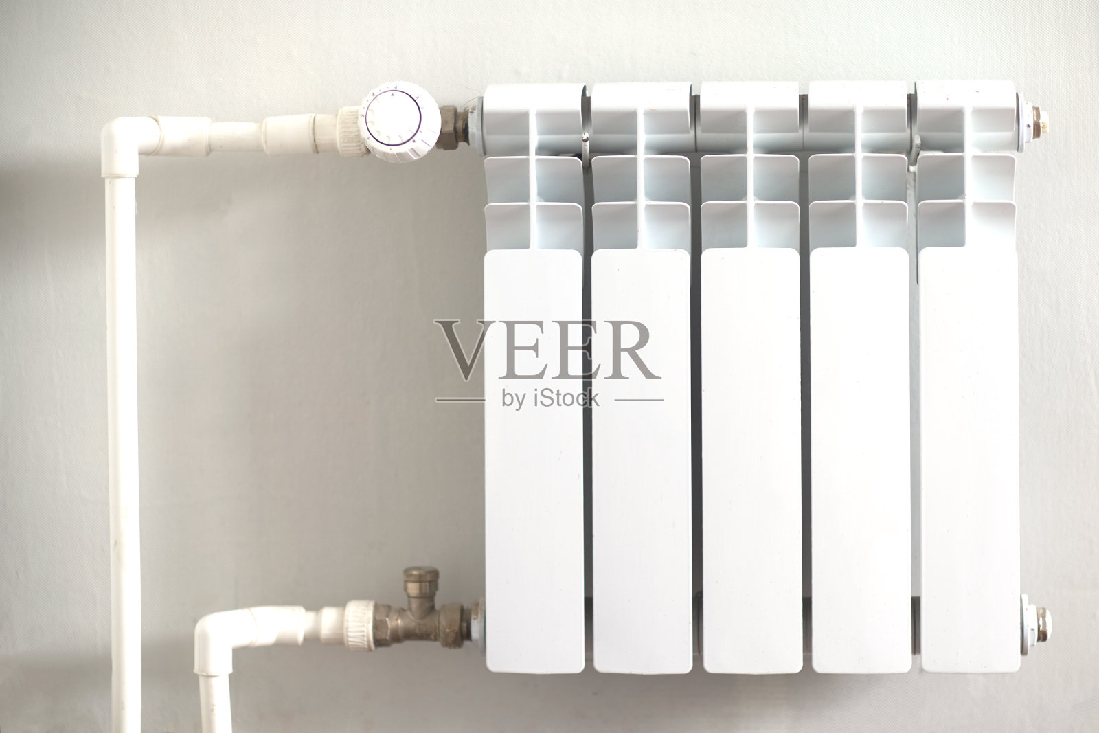 供热管道的电池。照片摄影图片