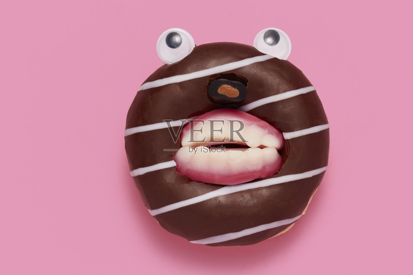 可爱的巧克力甜甜圈照片摄影图片