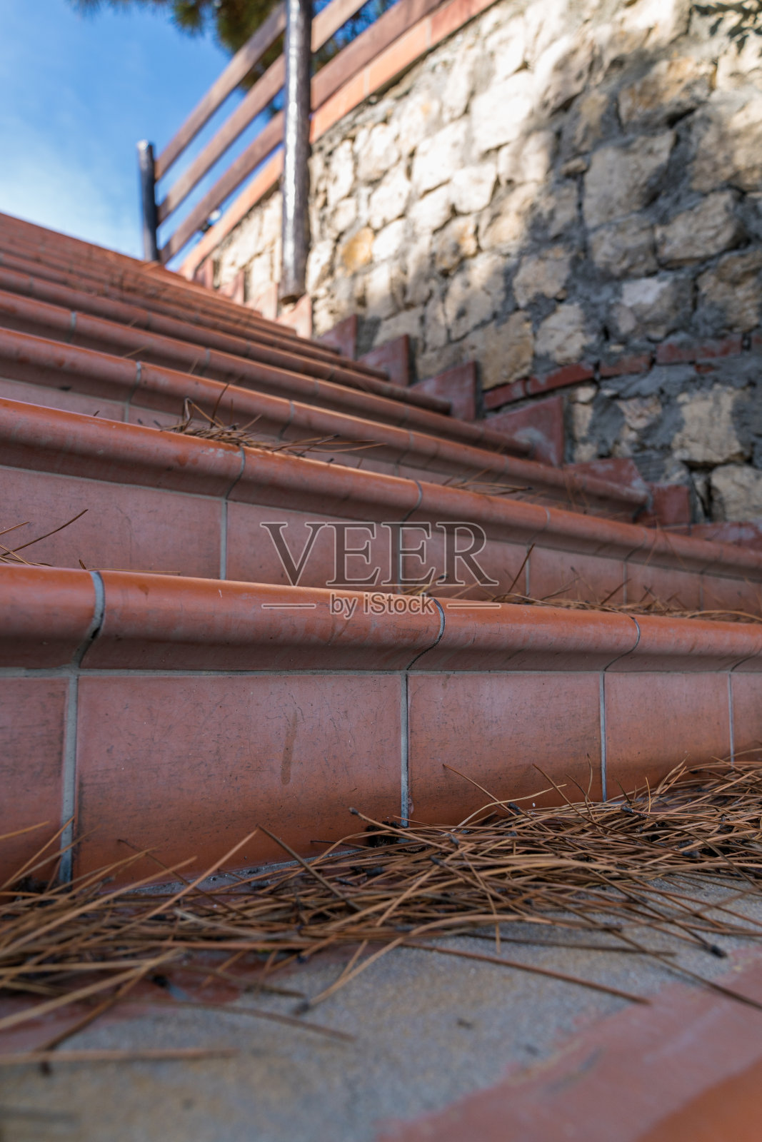 带楼梯的石墙照片摄影图片