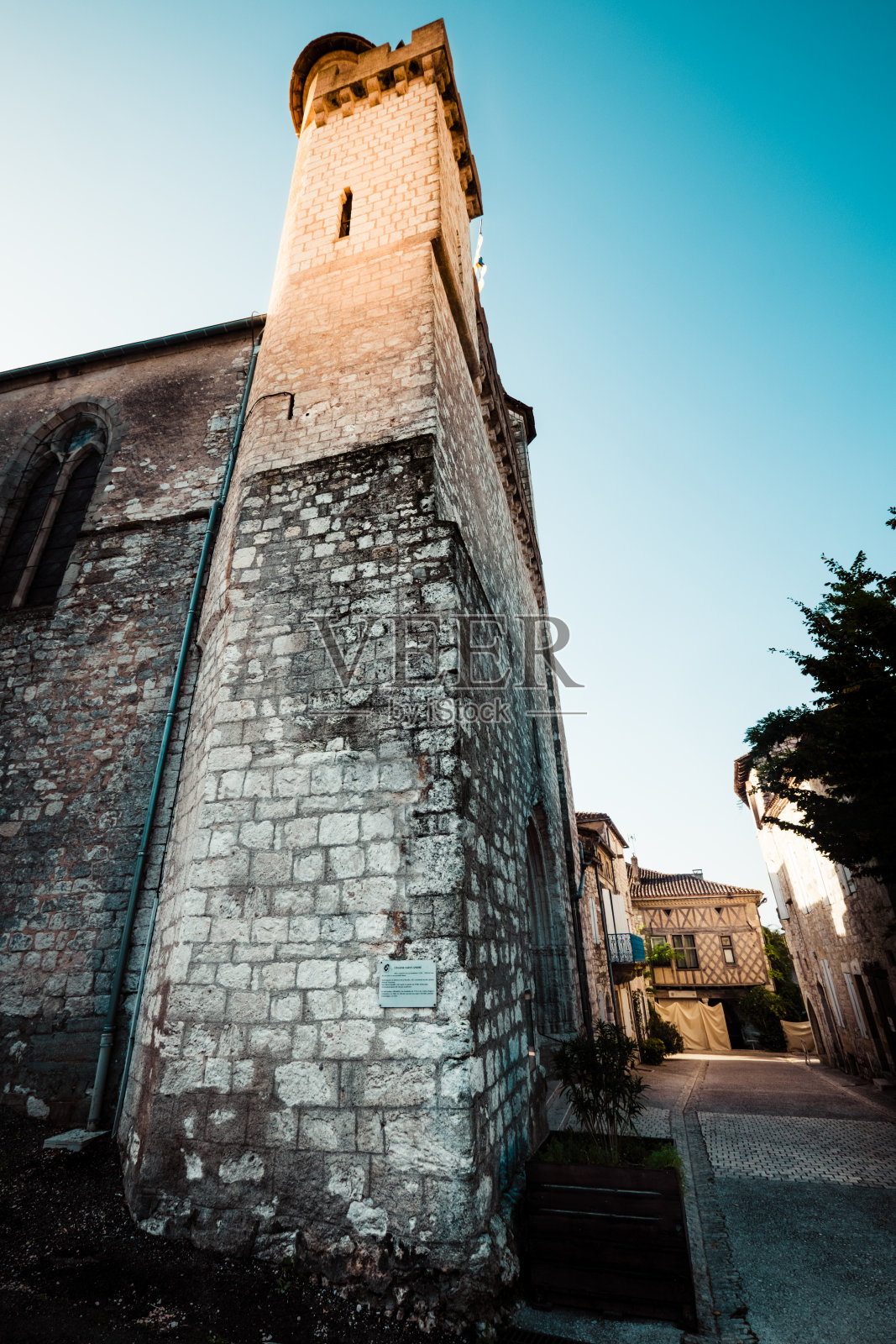 蒙弗兰昆教堂，法国多尔多涅照片摄影图片