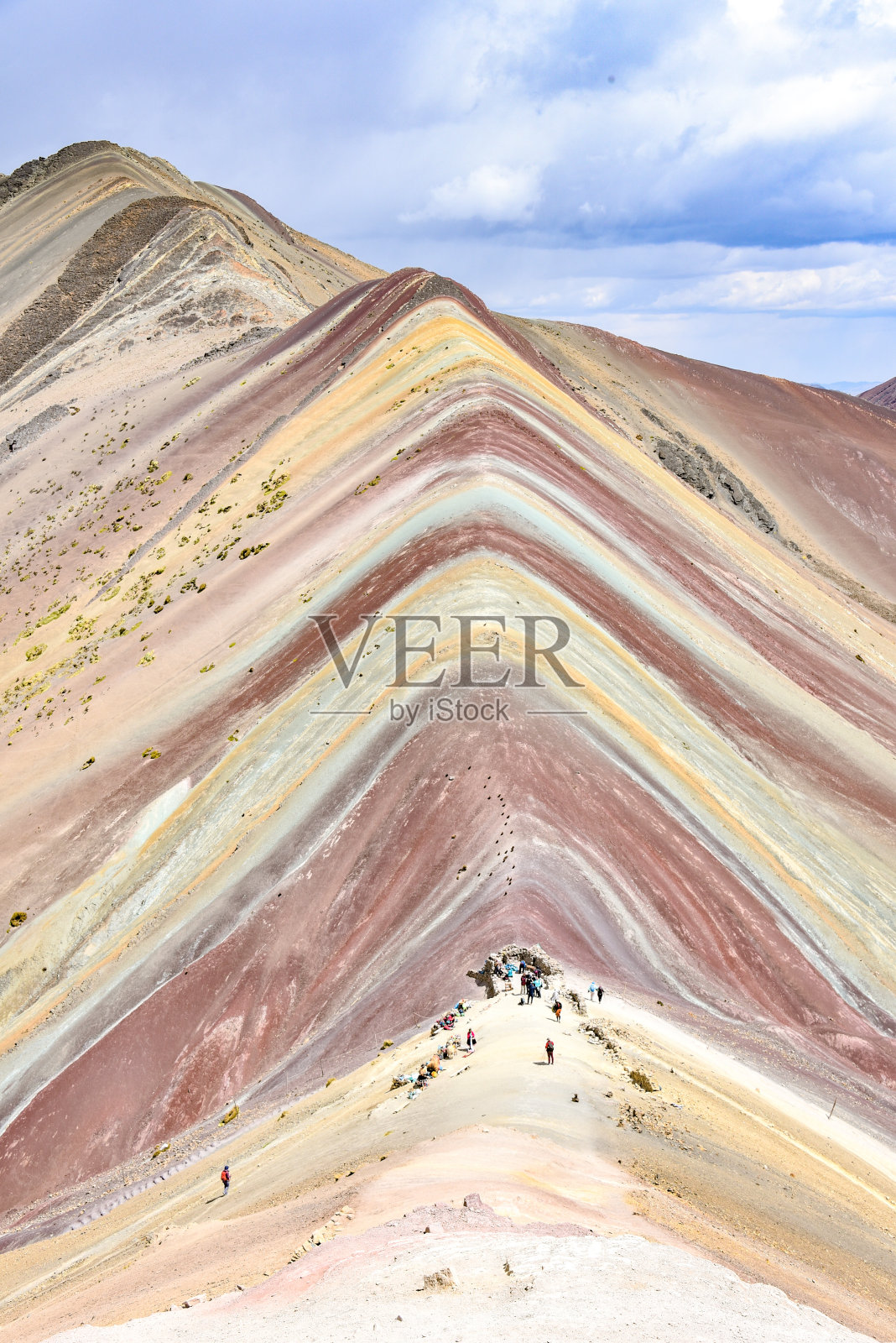 Vinicuna“彩虹山”的自然色彩。秘鲁库斯科的维尔卡诺塔山脉照片摄影图片