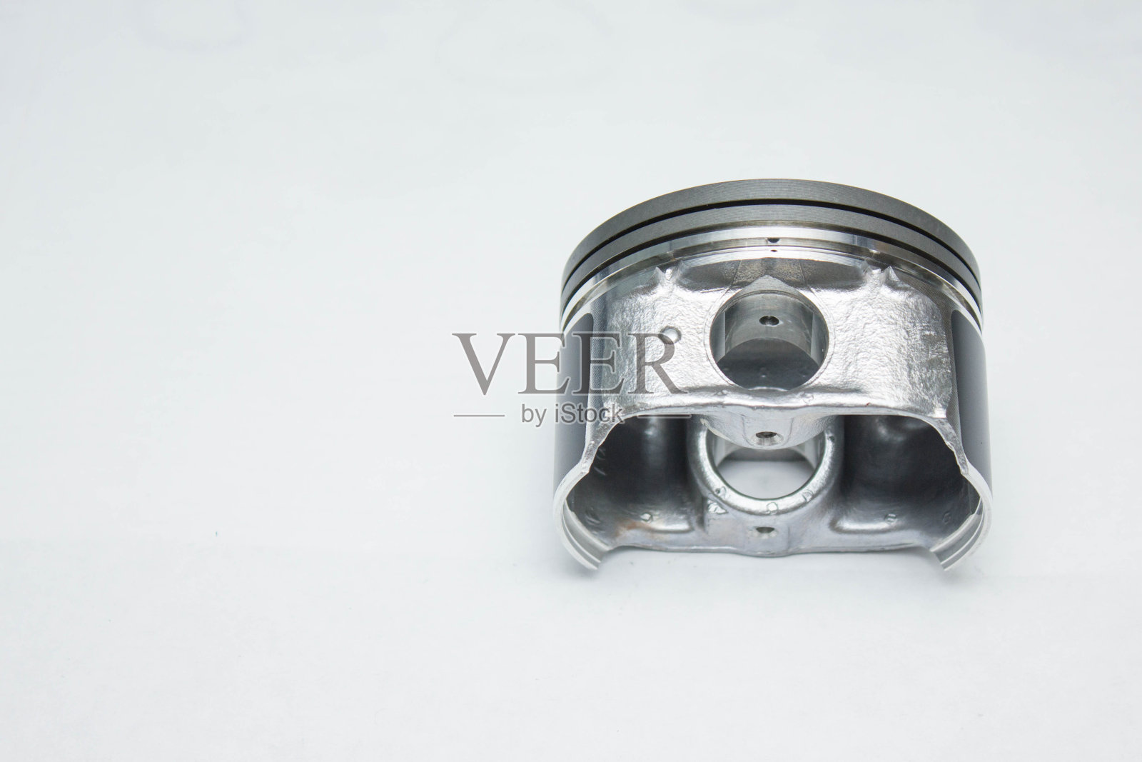 新车活塞隔离在白色背景照片摄影图片