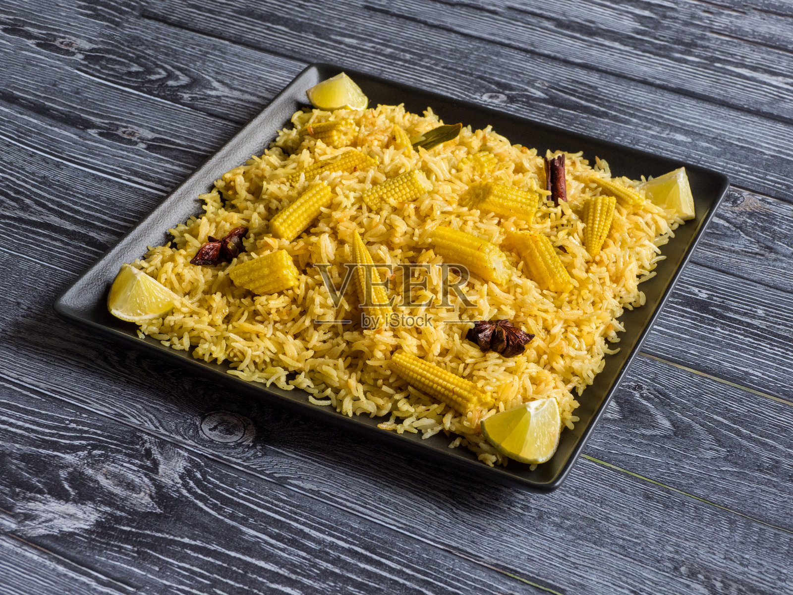 小玉米pulao。素食印度饭，印度菜。照片摄影图片