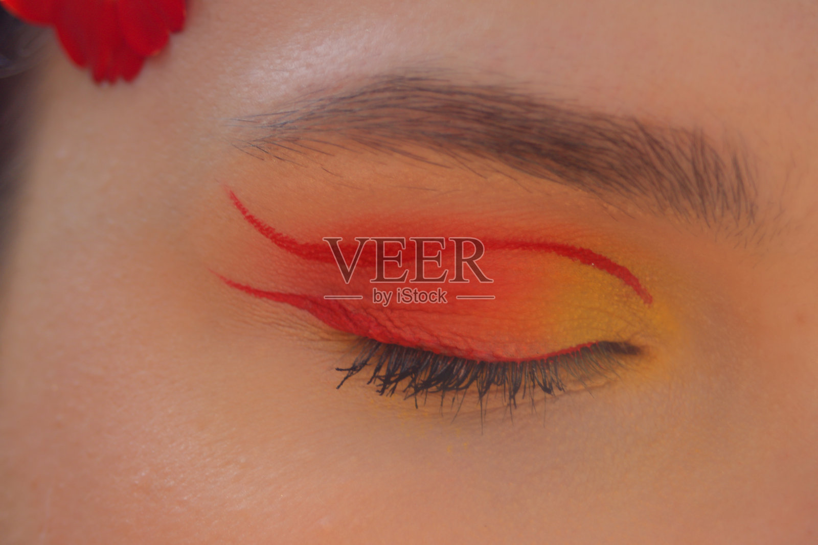 特写一个化妆的眼睛。照片摄影图片