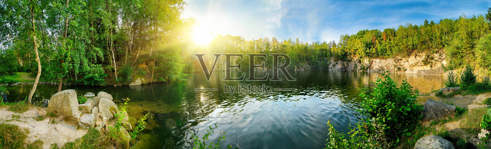 田园诗般的阳光湖全景拍摄照片摄影图片