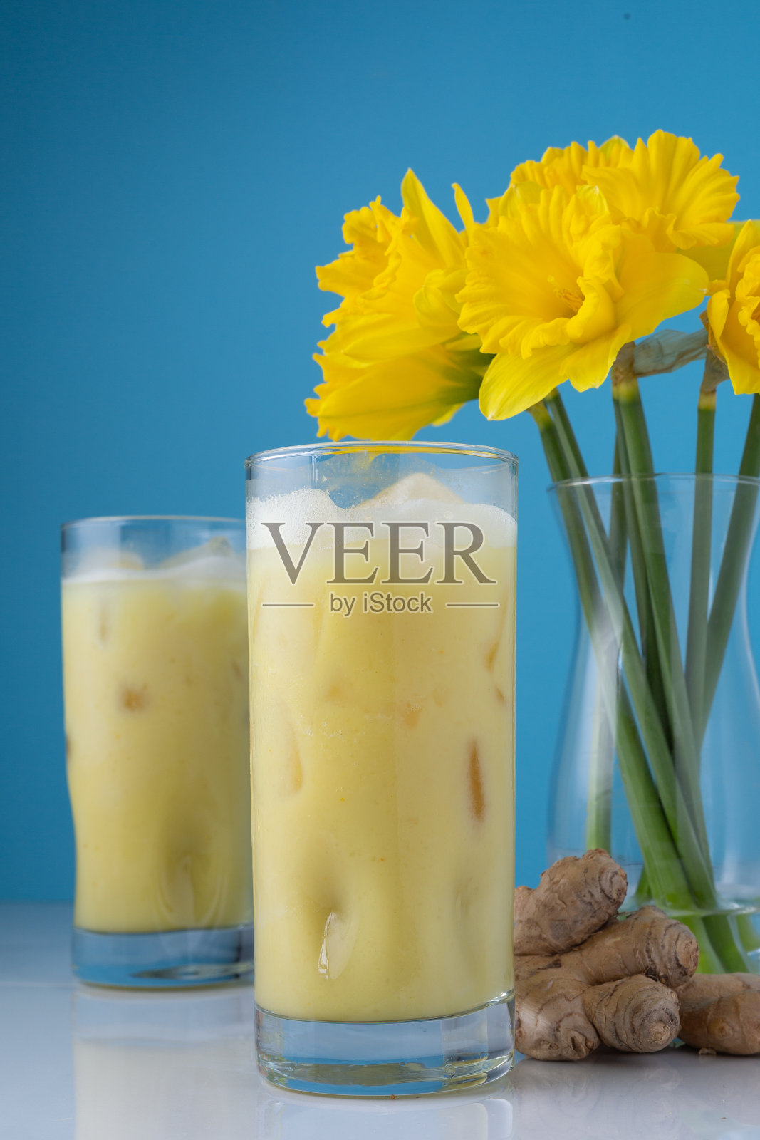 金姜饮料，一个冰镇的夏季清凉饮料照片摄影图片