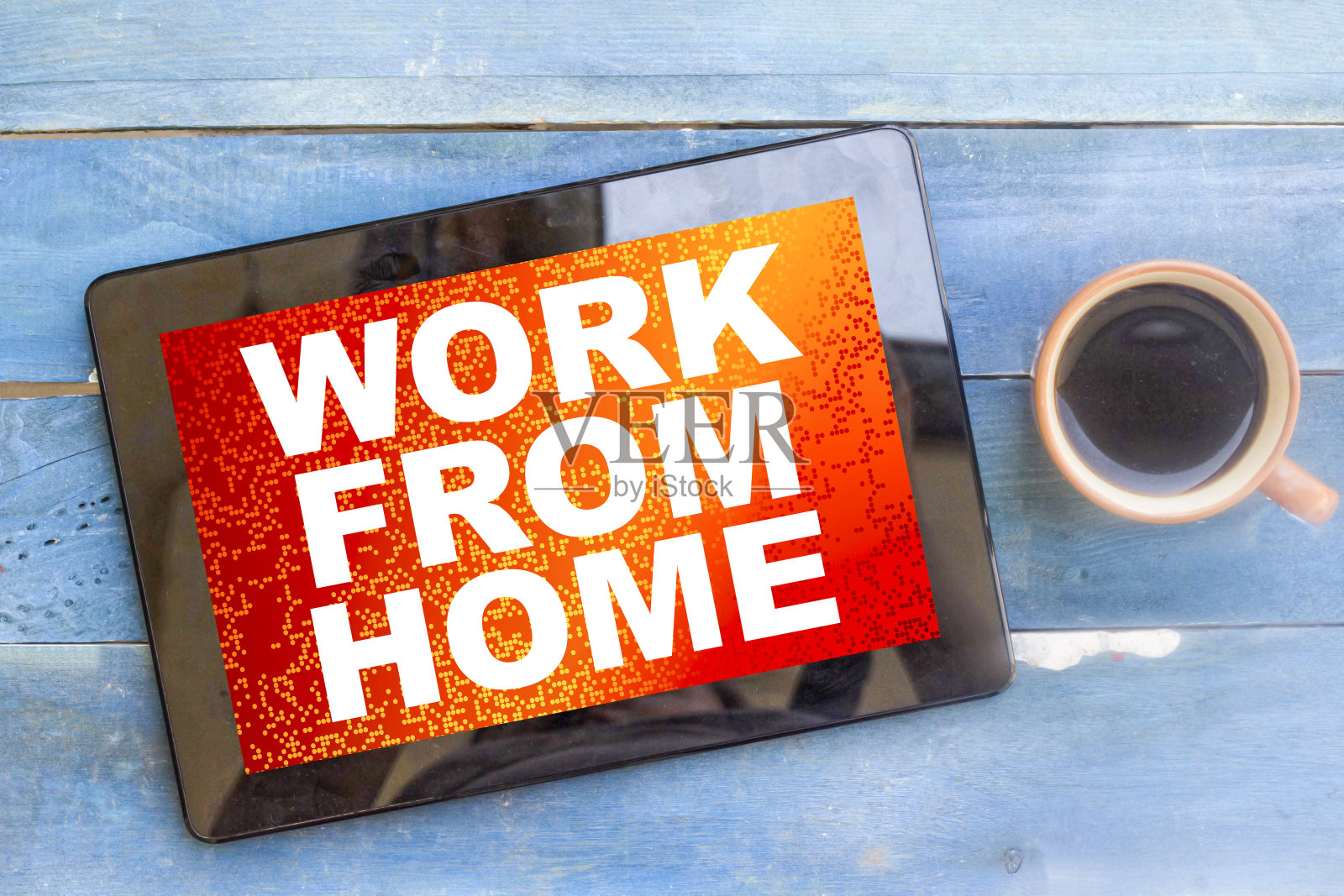 在ipad屏幕上在家工作照片摄影图片