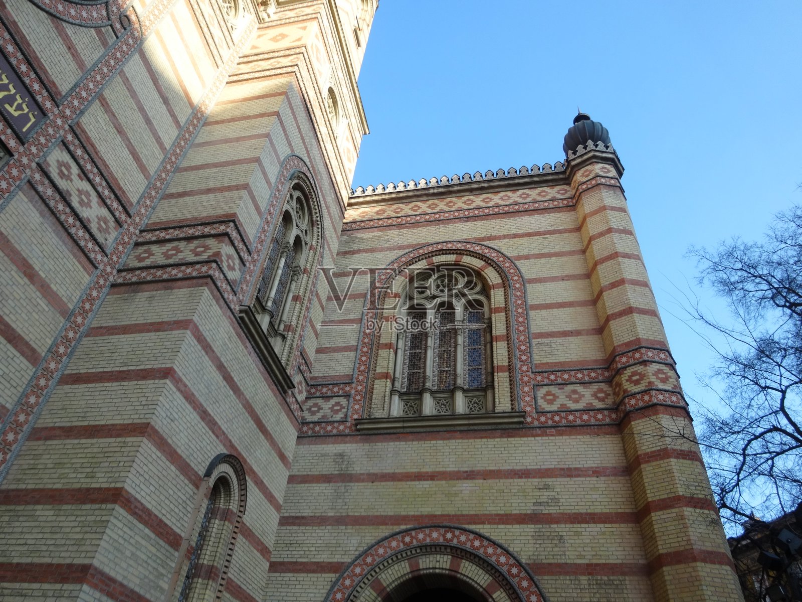 匈牙利布达佩斯犹太教堂的景色照片摄影图片