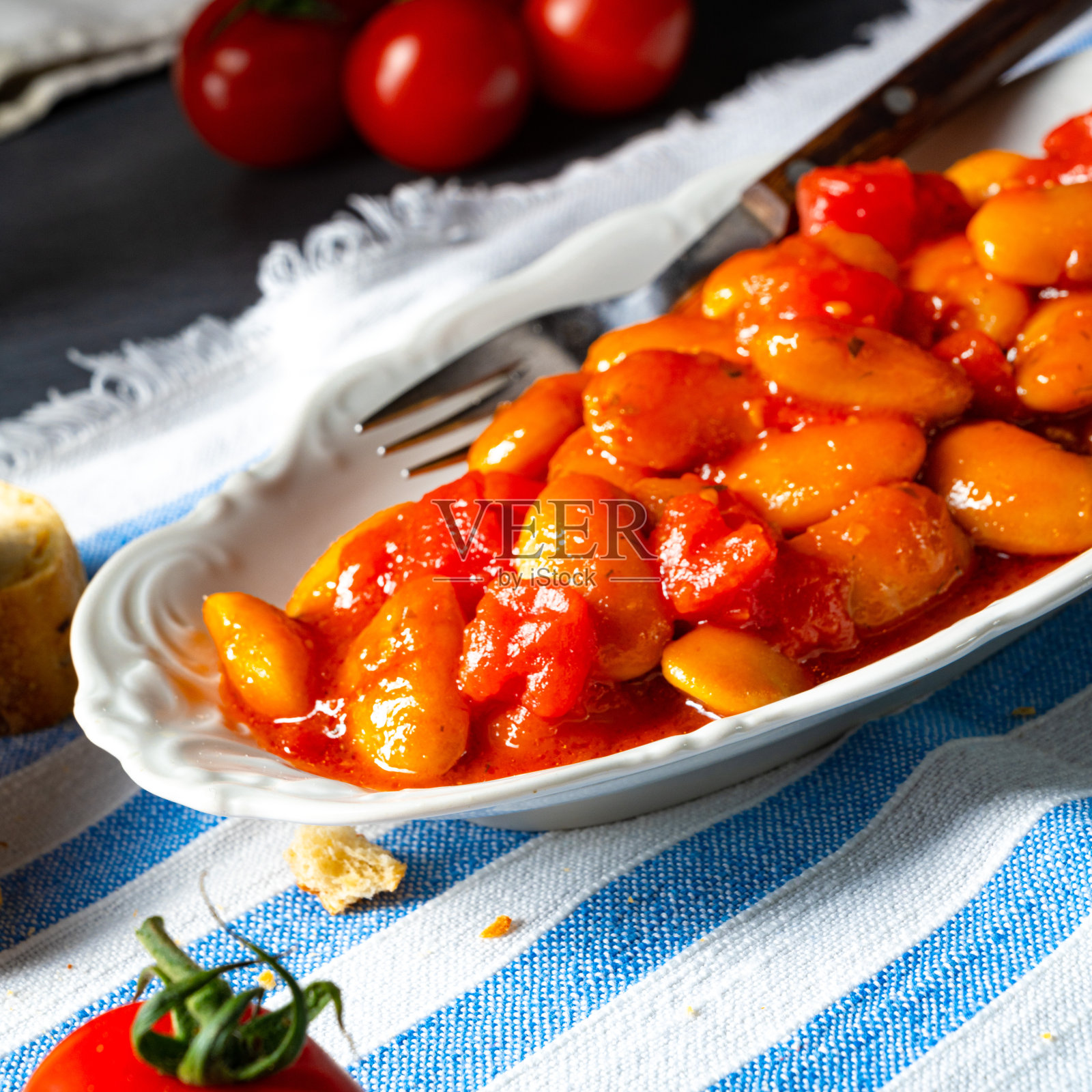 Gigantes Plaki -茄汁烤豆照片摄影图片