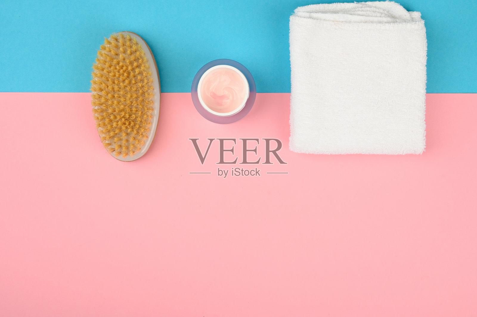 天然温泉化妆品。皮肤护理。为题词的地方。平躺照片摄影图片