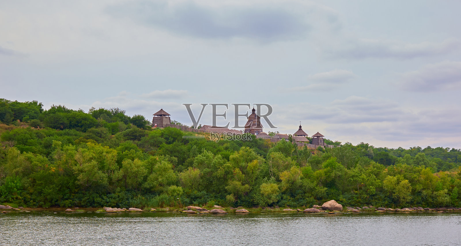 从第聂伯河看到的霍提斯亚岛照片摄影图片