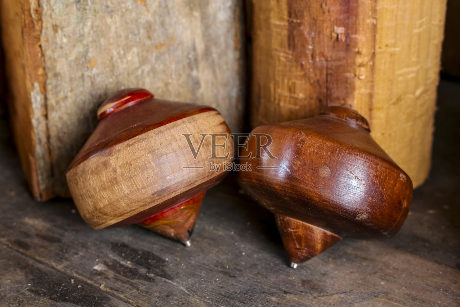 传统游戏叫充气或陀螺旋转照片摄影图片