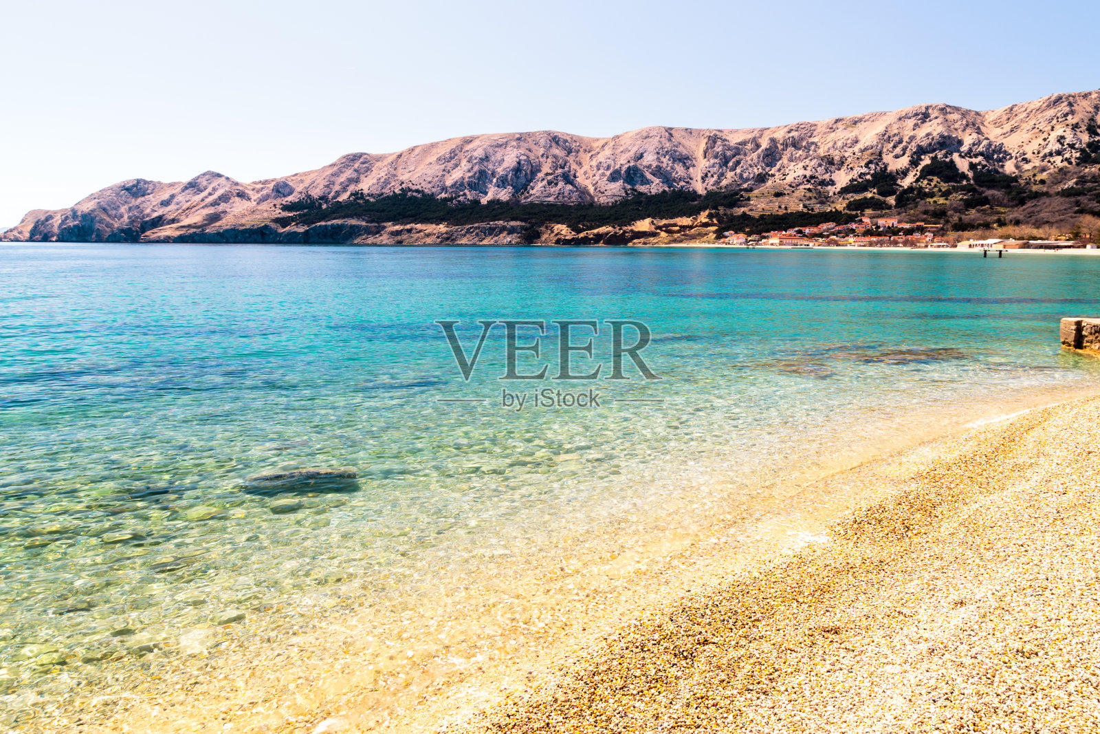 阳光明媚的巴斯卡湾照片摄影图片