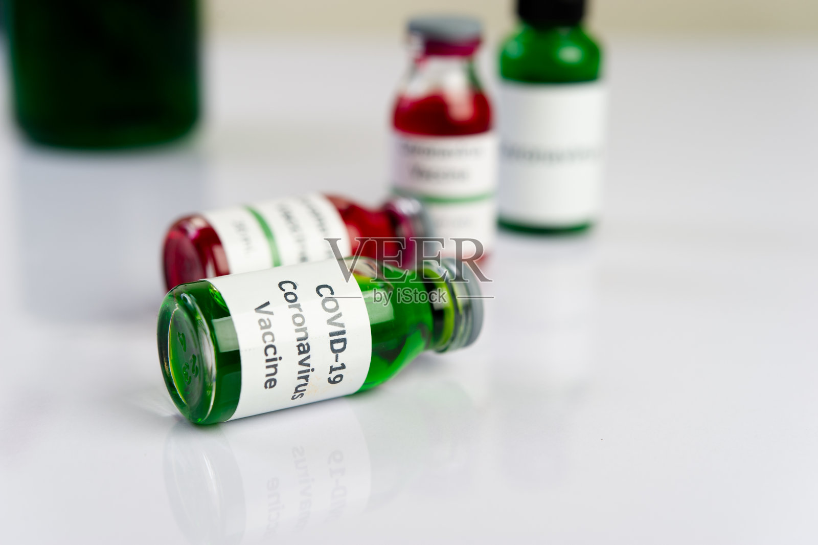 新型冠状病毒免疫抑制剂、图像、模拟、病毒未来发展和预防的图像。照片摄影图片