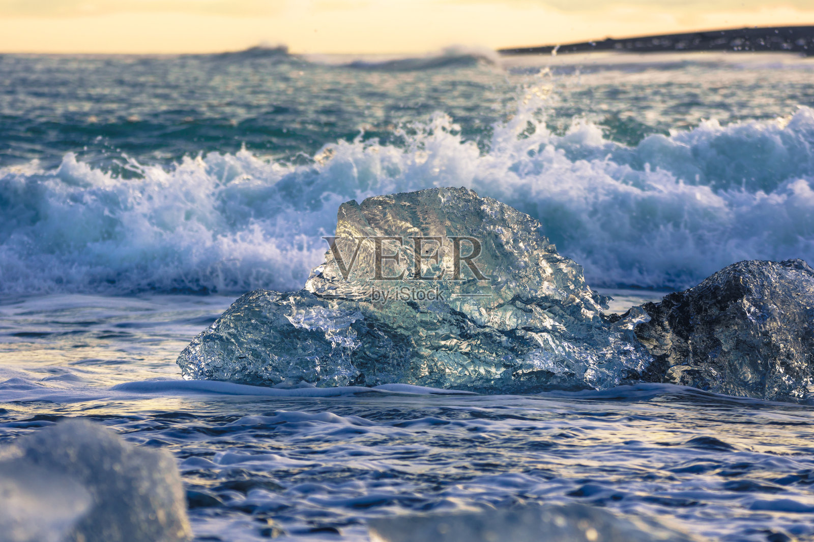钻石海滩靠近Jökulsárlón冰川泻湖照片摄影图片