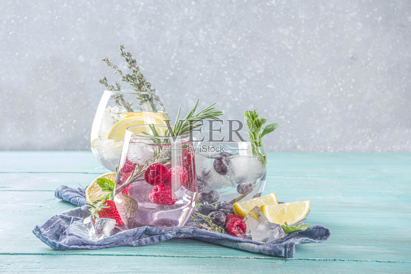 水果和浆果杜松子酒照片摄影图片