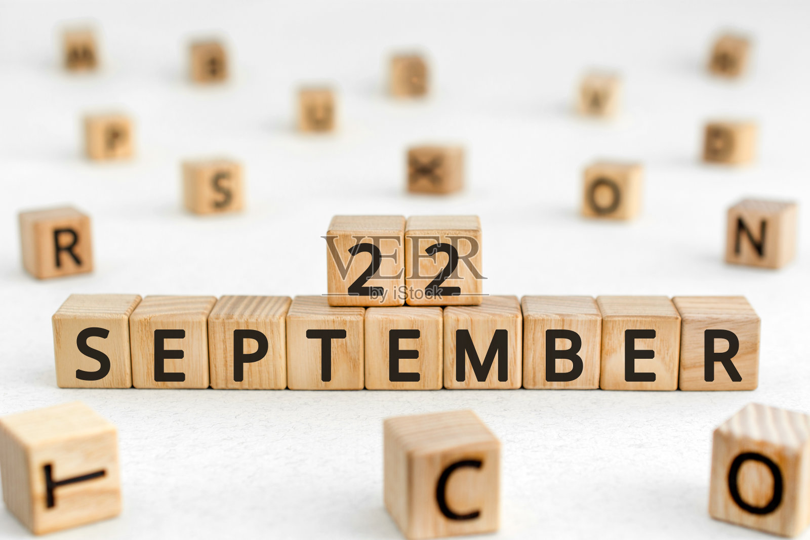 9月22日-由刻有字母的木块制成照片摄影图片