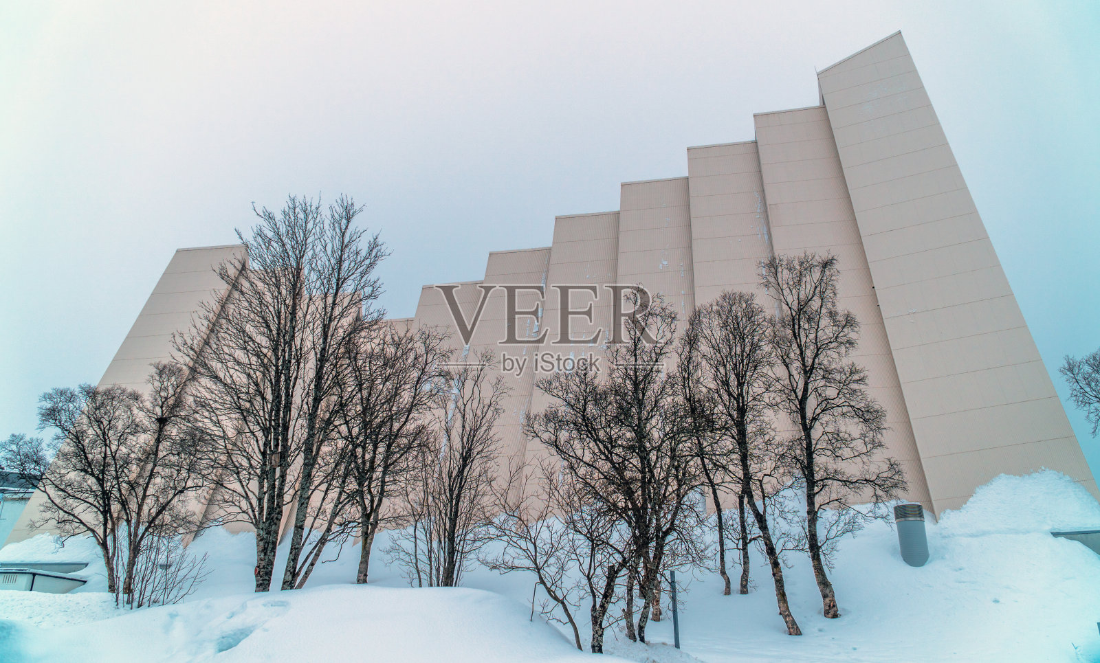 冬季北极大教堂的侧视图照片摄影图片