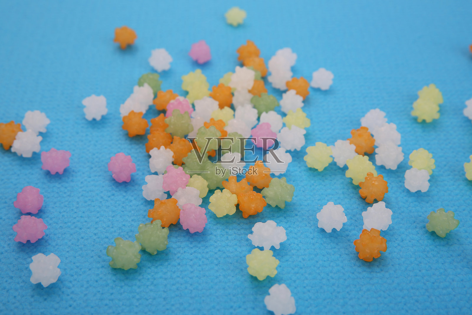 日本的一种有突起的粒状糖果照片摄影图片