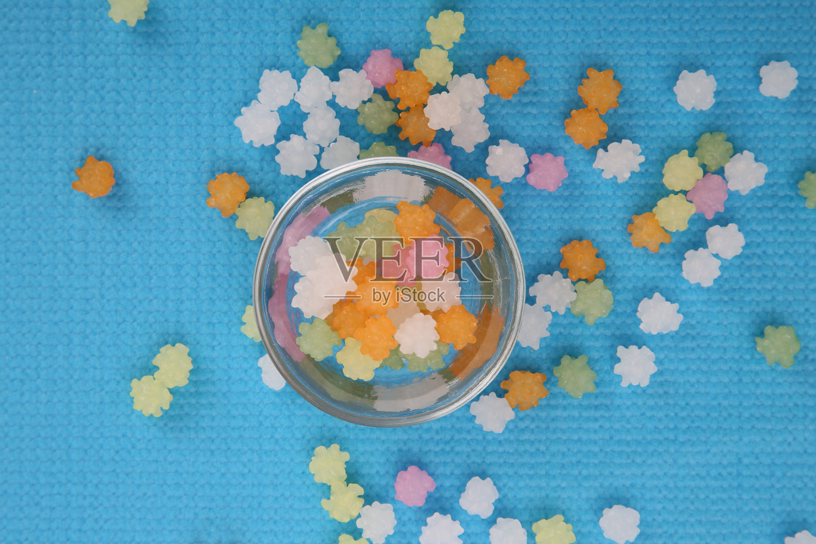 日本的一种有突起的粒状糖果照片摄影图片