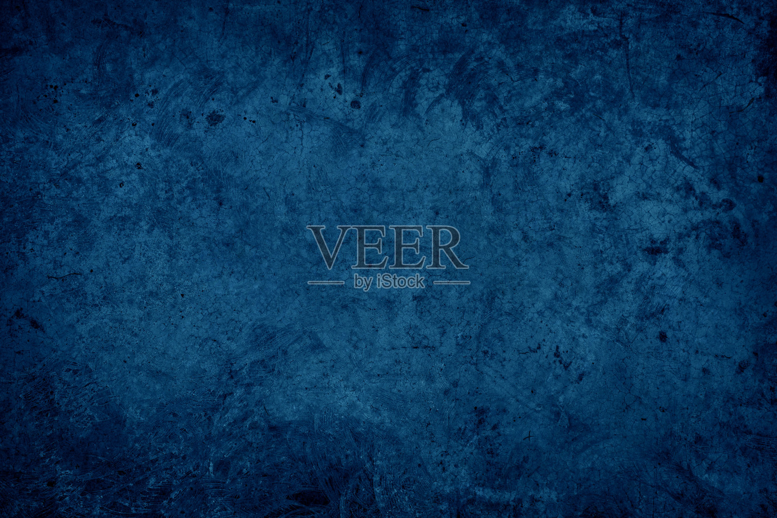 美丽抽象的深蓝色海洋混凝土墙纹理背景。抛光的混凝土地板污垢表面。照片摄影图片