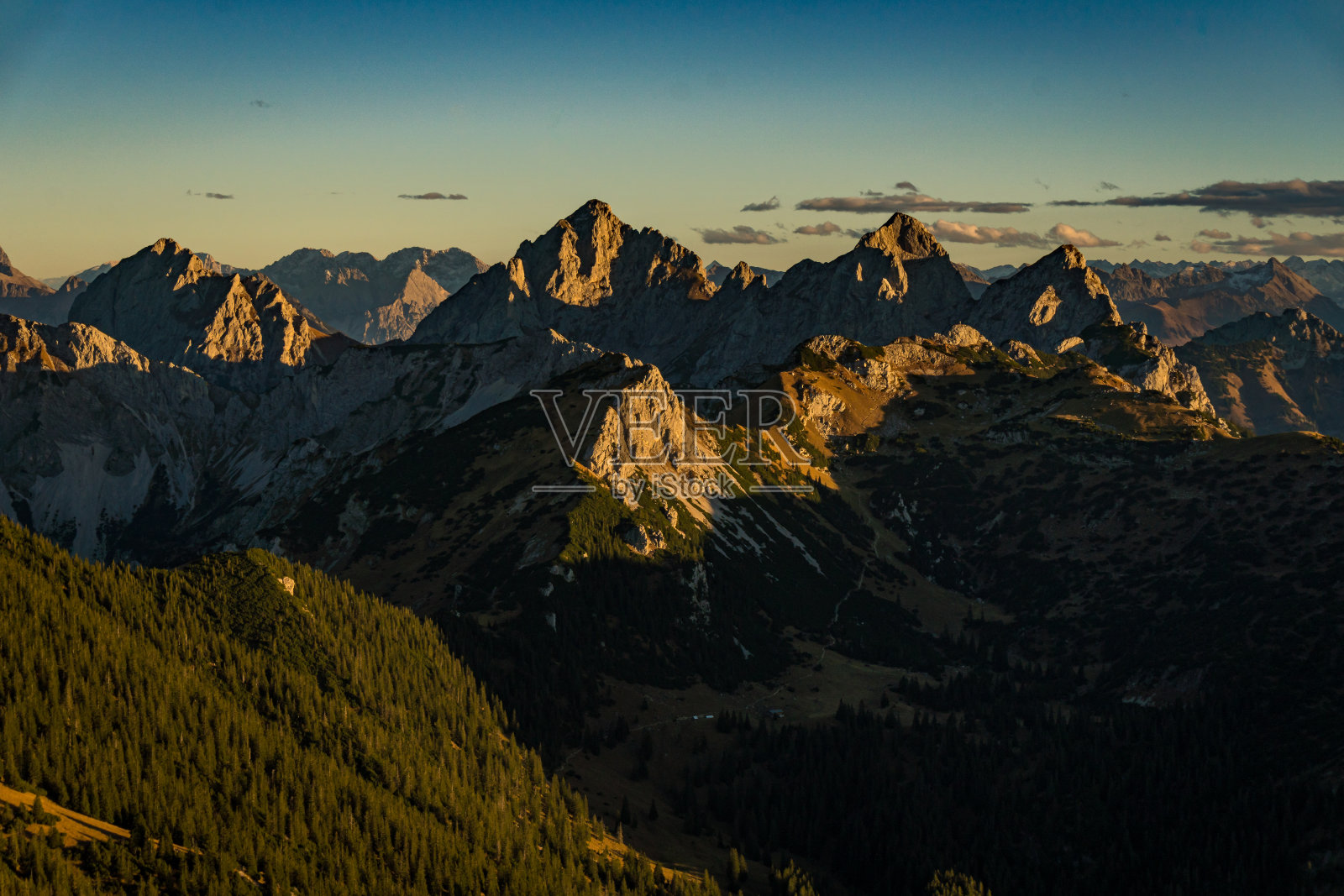 阿根斯坦的日落，在坦海姆山谷照片摄影图片