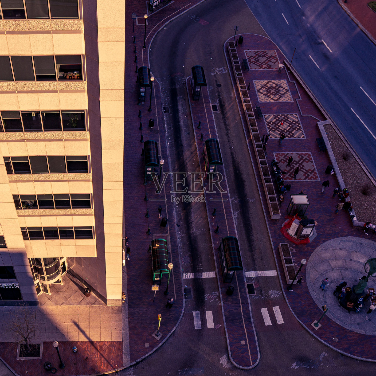 城市里美好的一天照片摄影图片