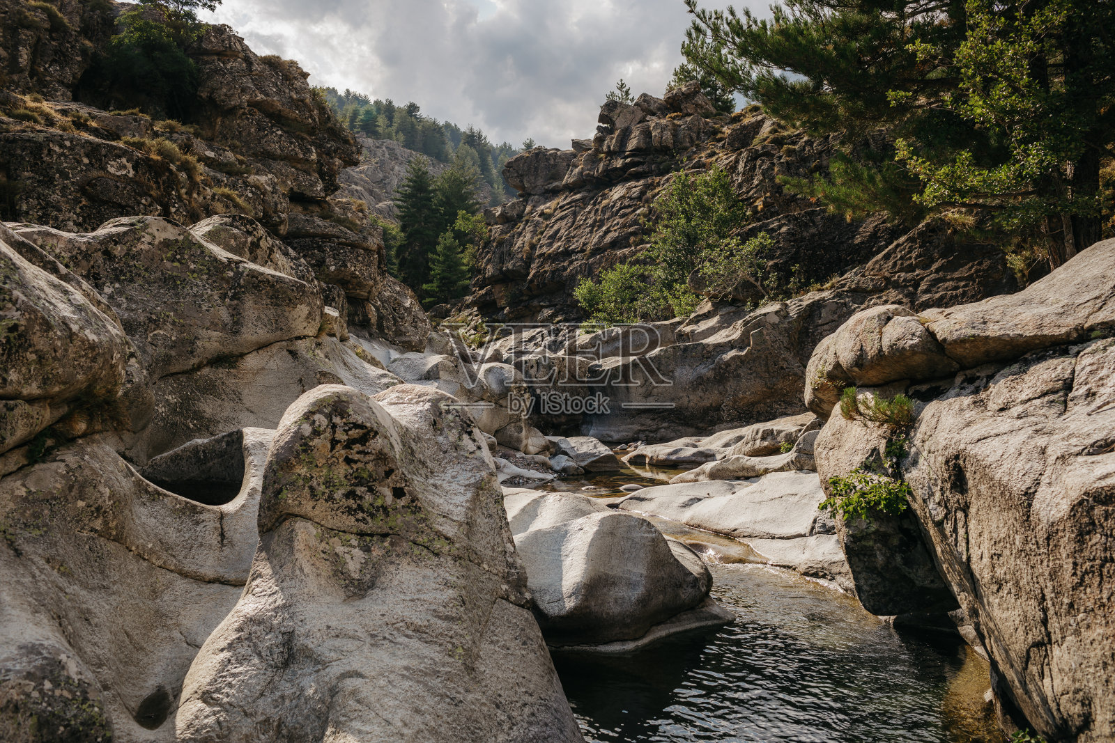 科西嘉峡谷河照片摄影图片